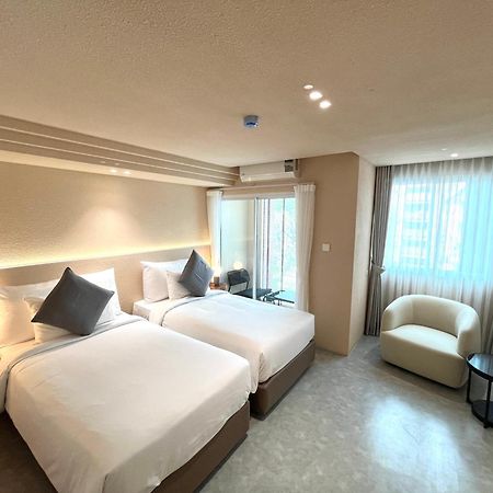 Mai Hotel 치앙마이 외부 사진