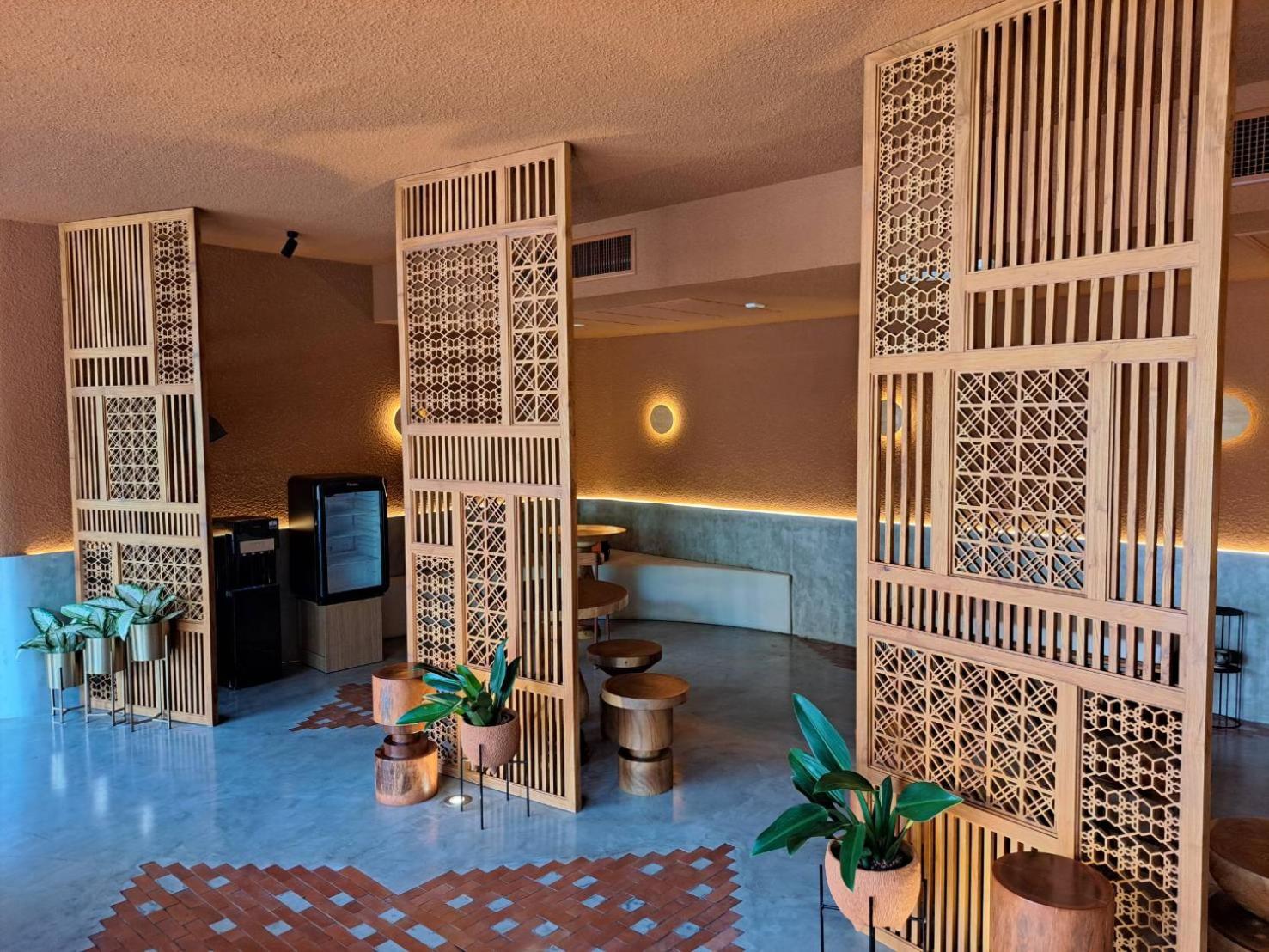 Mai Hotel 치앙마이 외부 사진