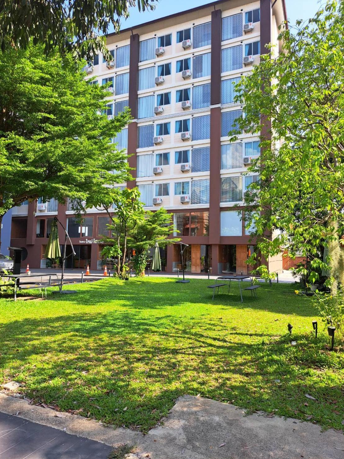 Mai Hotel 치앙마이 외부 사진