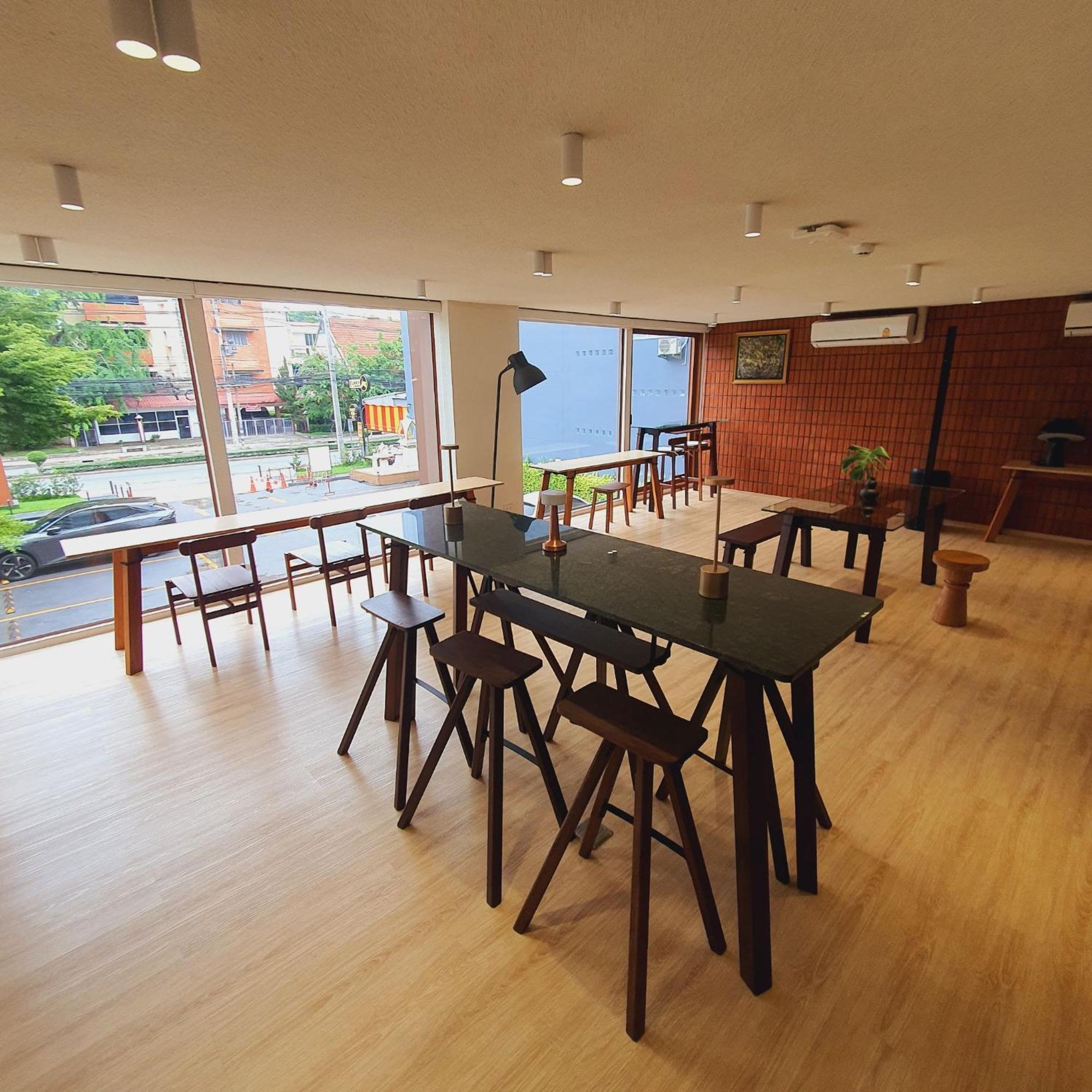 Mai Hotel 치앙마이 외부 사진