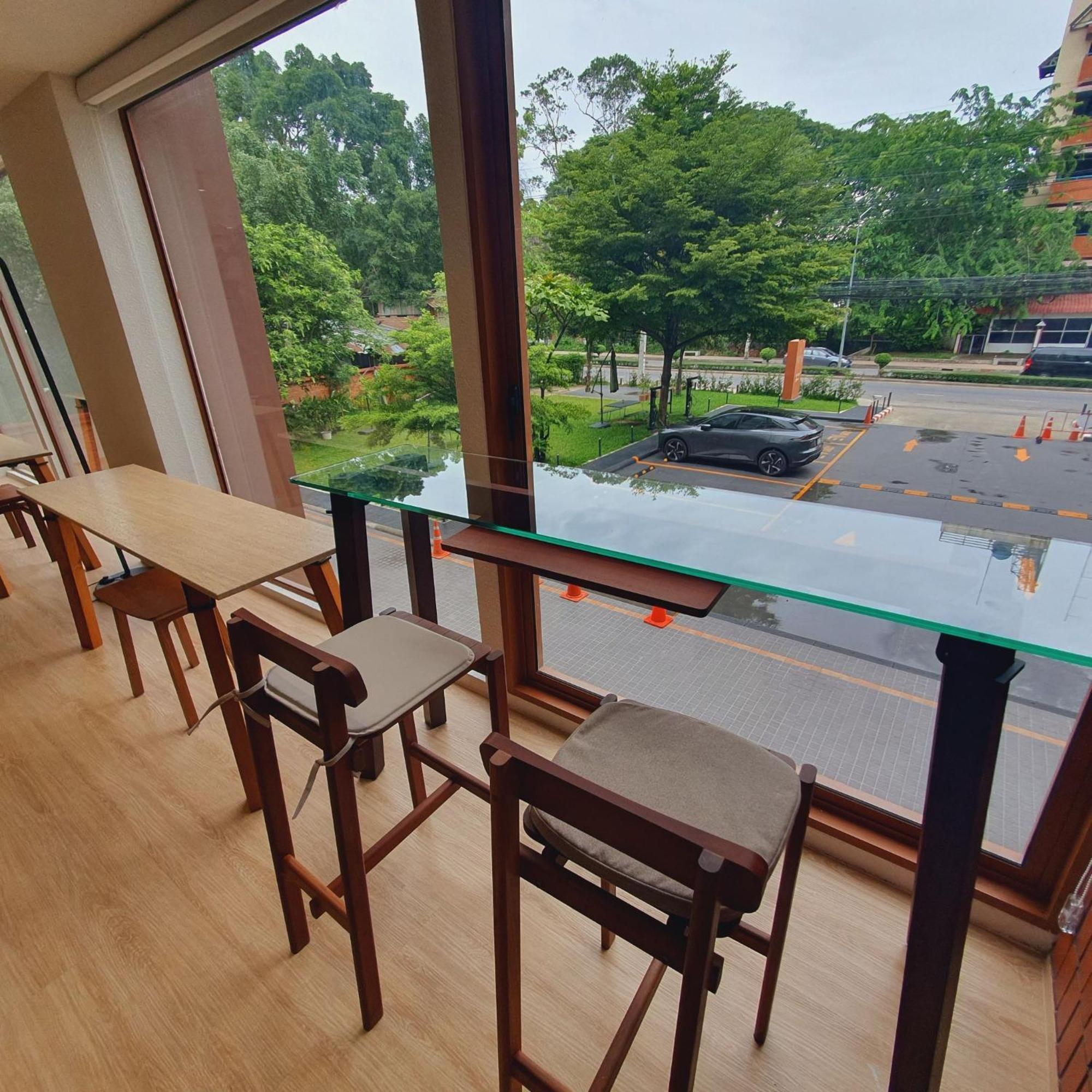 Mai Hotel 치앙마이 외부 사진